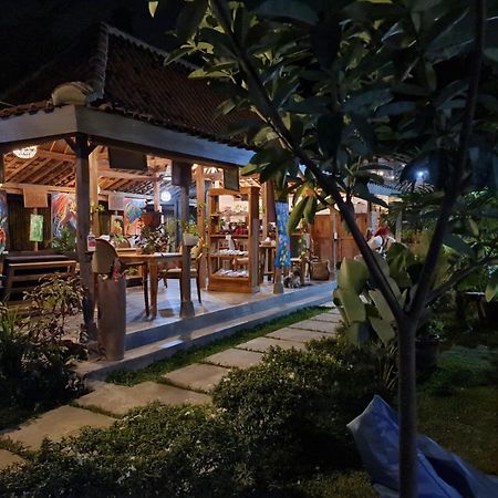 Villa Kayu Yogyakarta Kültér fotó