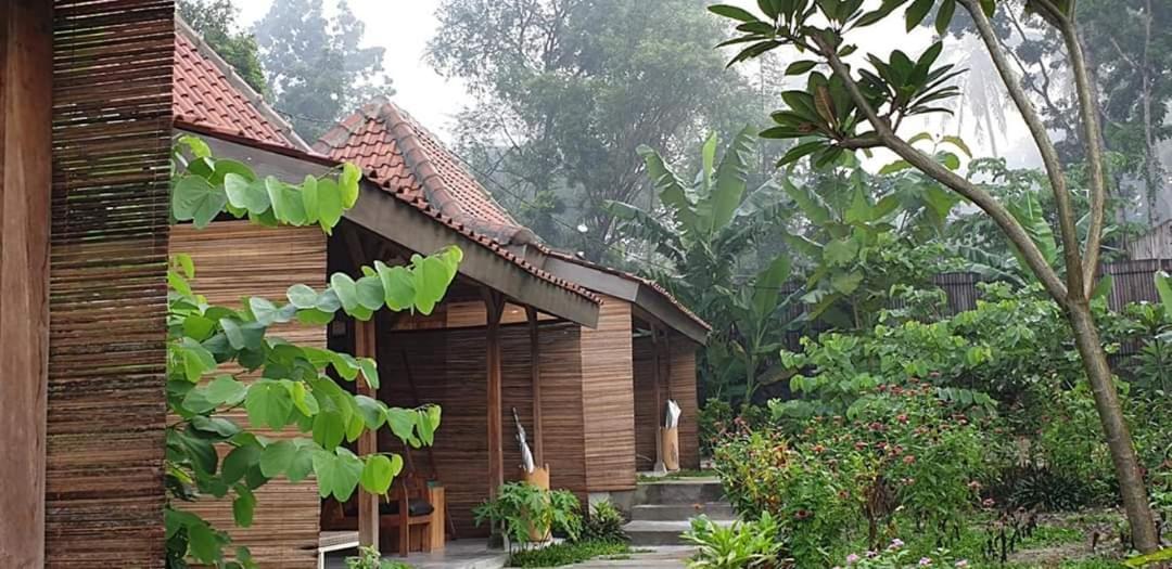 Villa Kayu Yogyakarta Kültér fotó