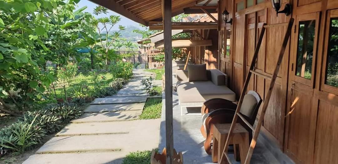 Villa Kayu Yogyakarta Kültér fotó